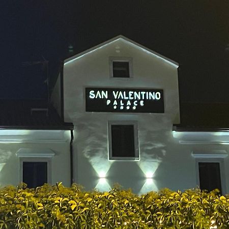 Hotel Palace San Valentino Umag Exterior photo