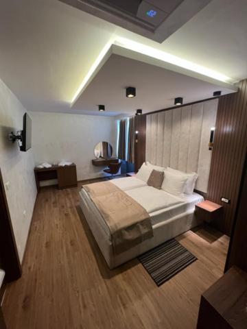 Hotel Palace San Valentino Umag Exterior photo